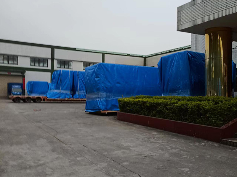 東莞(wan)某公司(sī)重型設(shè)備防雨(yu)真空木(mù)箱