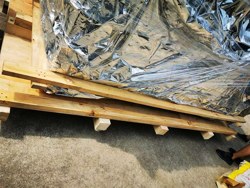 深圳(zhen)沙井顯(xiǎn)示設備(bei)真空熏(xūn)蒸出口(kou)包裝