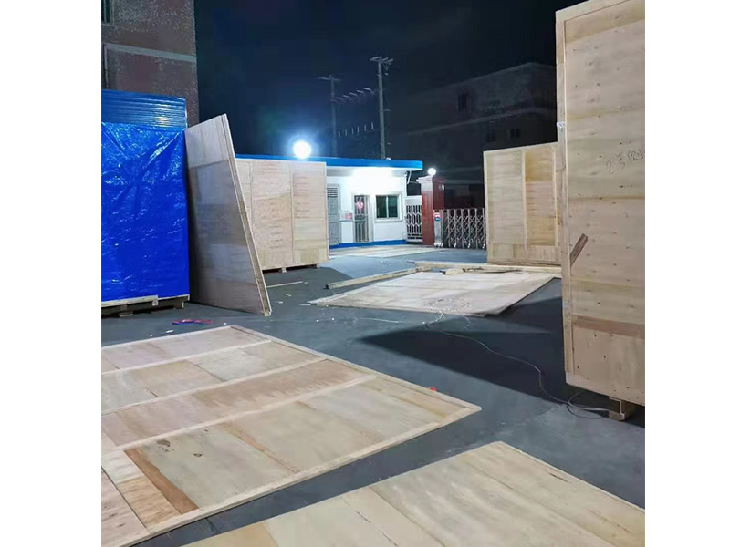 免檢(jiǎn)出口木(mù)箱