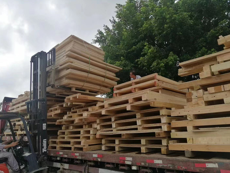 國(guo)内普通(tōng)木箱裝(zhuāng)車現場(chǎng)