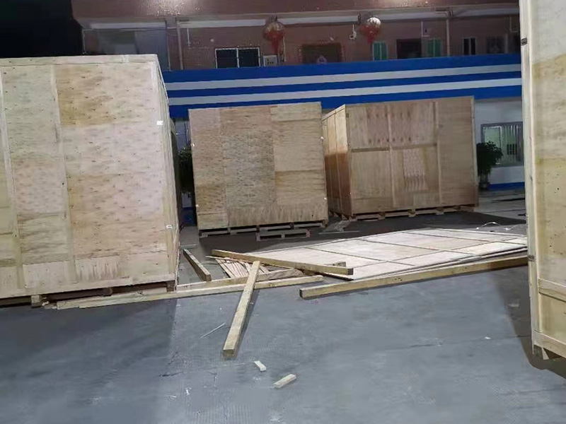 重型加固(gu)木箱