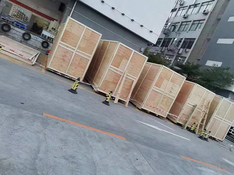 重型(xíng)加固木(mu)箱